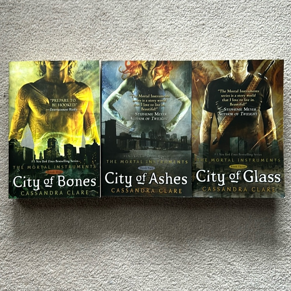 City of Bones, City of Ashes, City of Glass (The Mortal Instruments Series)